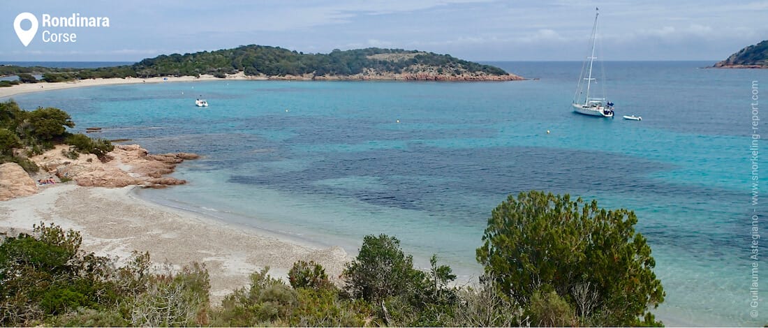 Vue sur la baie de Rondinara
