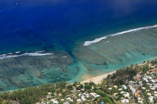 Lagon à l'île de la Réunion